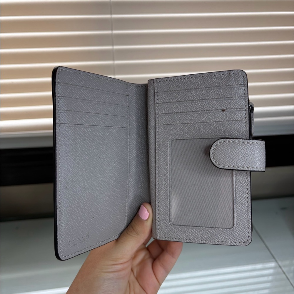 Coach Light Gray Leather Card Holder - Picture 3 of 4